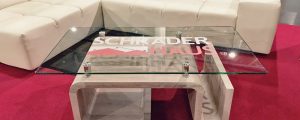 Tisch beim Schrader Haus Messestand