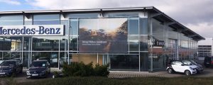 Banner am Firmengebäude bei Stern Auto Magdeburg