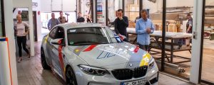 Matthias Malmedie sieht zum ersten Mal den folierten BMW M2