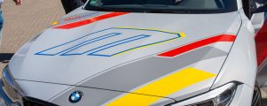 Folierte Motorhaube des BMW M2